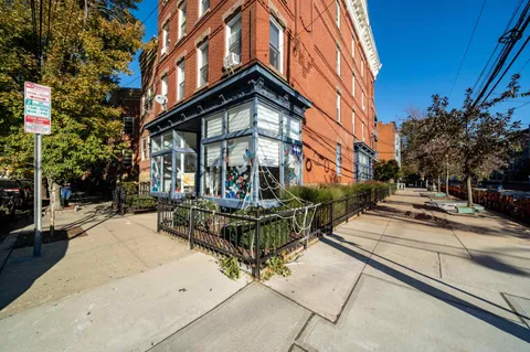 $599,900 | 278 Monmouth Street, Unit 2L, Jersey City, NJ 07302