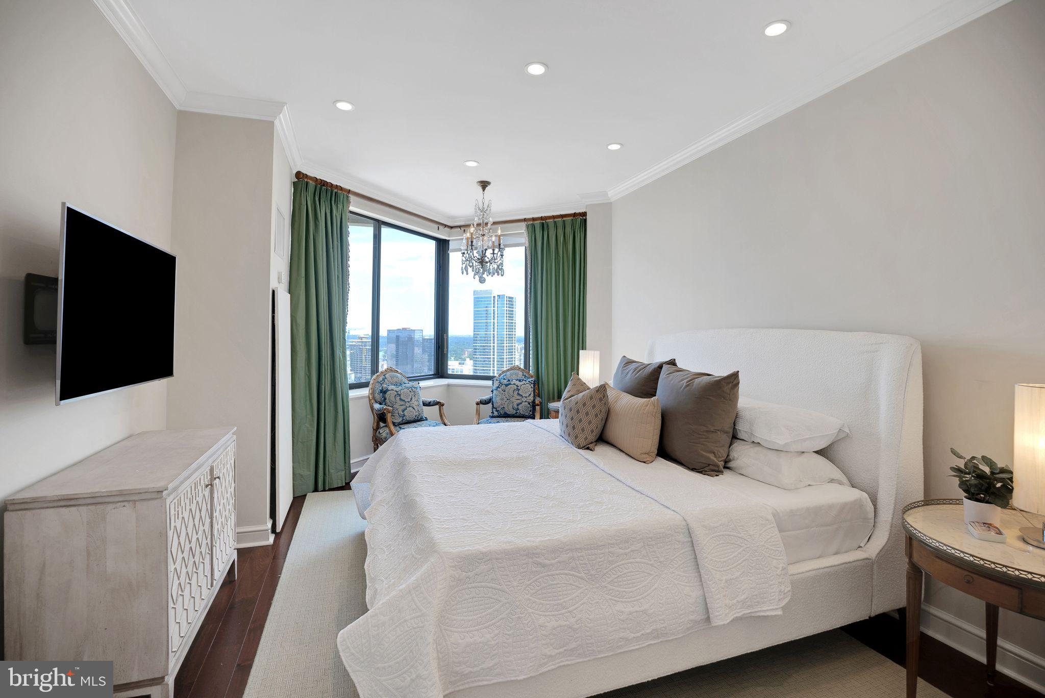 202 West Rittenhouse Square, Unit 2802 Philadelphia, PA 19103 - Photo 12 of 21 Primary Bedroom