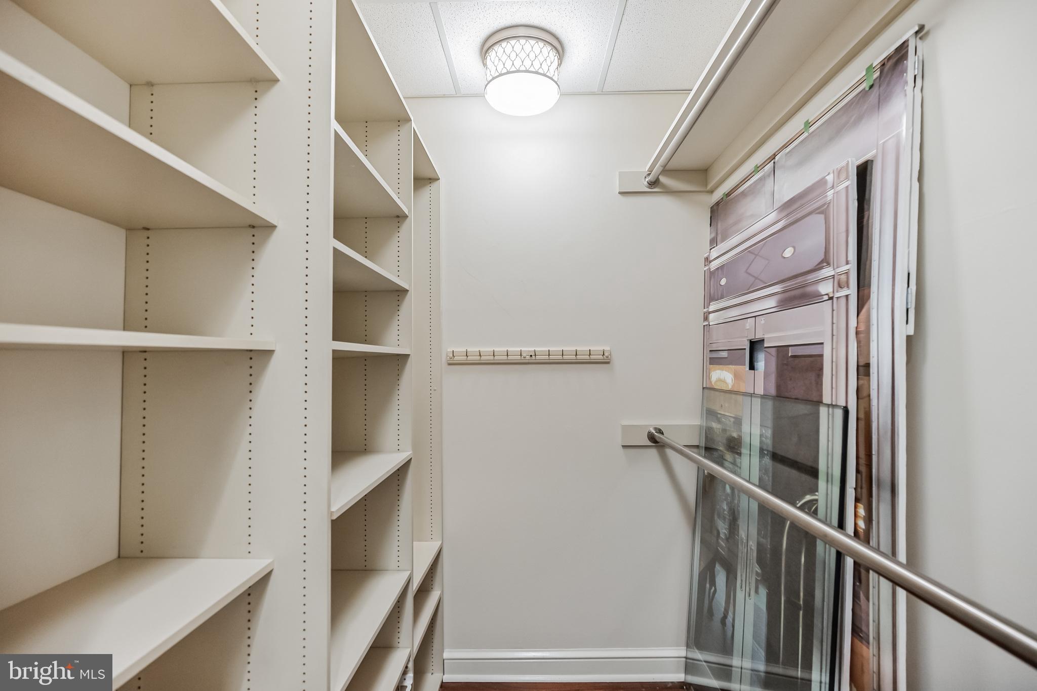 202 West Rittenhouse Square, Unit 2802 Philadelphia, PA 19103 - Photo 15 of 21 Primary Closet