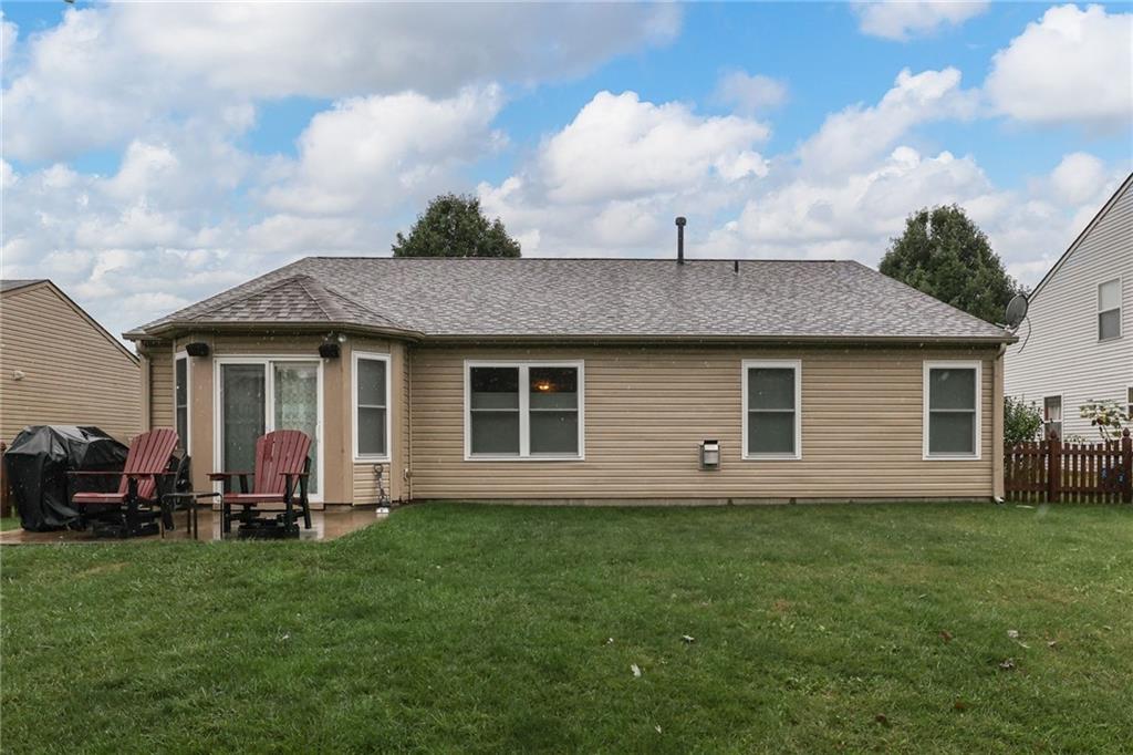 1272 Summer Ridge Lane Brownsburg, IN 46112 - Photo 2 of 28 Gallery Image 2