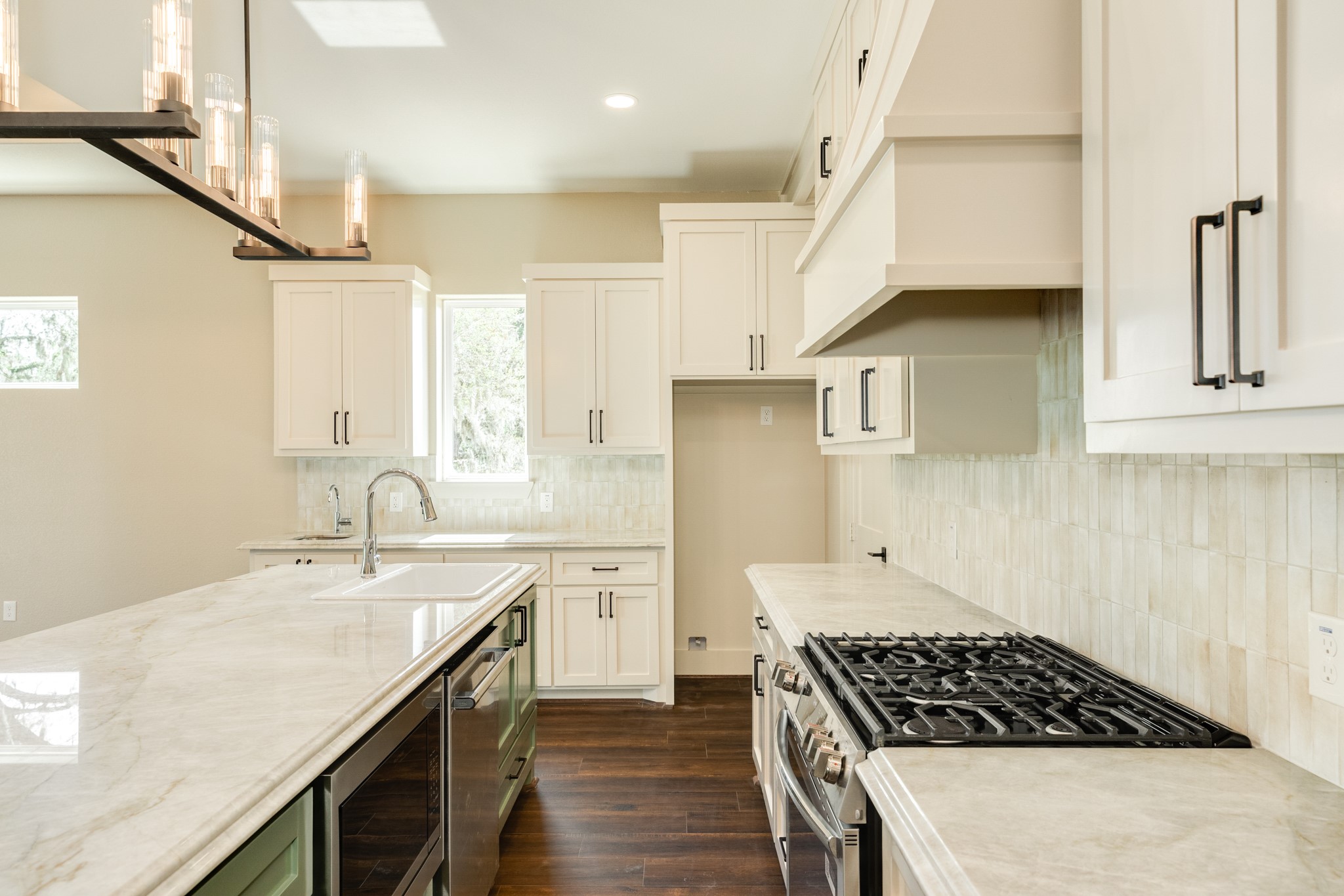 1737 Flintlock Court Angleton, TX 77515 - Photo 20 of 47 This kitchen was designed and thoughtfully created to provide convience and an effortless flow for the chef of the home. With a gas range and all state of the art appliances this kitchen is a true gem.