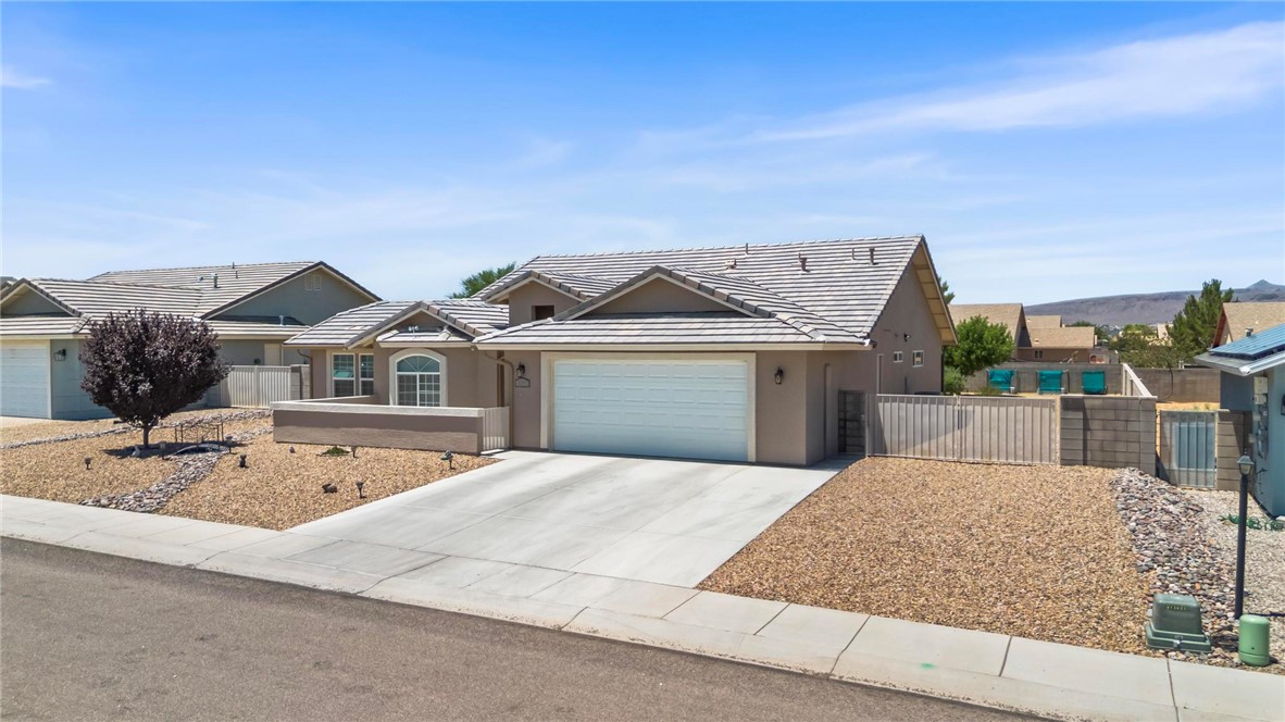 3897 Easy Street Kingman, AZ 86409 - Photo 47 of 53 a view of houses with sky view
