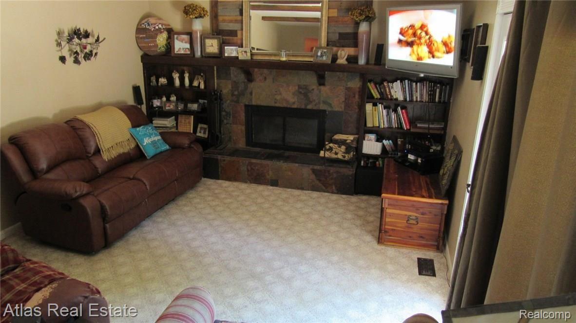 8062 Burleigh Road Grand Blanc, MI 48439 - Photo 12 of 26 IMG_7079.JPG