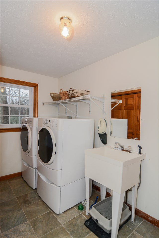 11 Westview Road Brookline, NH 03033 - Photo 19 of 40