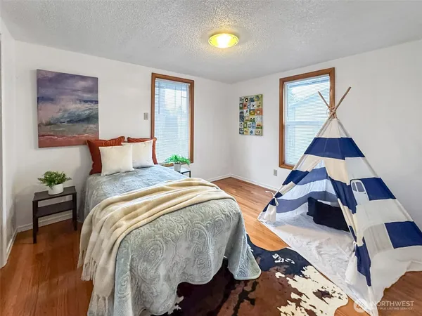 $561,950 | 7660 South 126th Street, Seattle, WA 98178