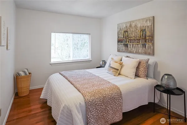$561,950 | 7660 South 126th Street, Seattle, WA 98178