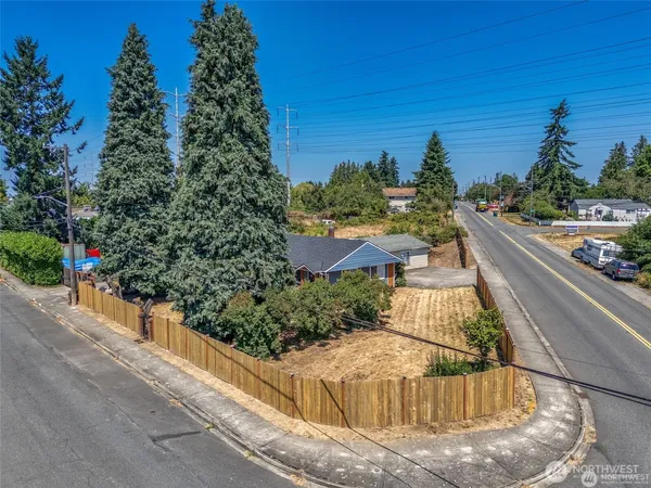 $561,950 | 7660 South 126th Street, Seattle, WA 98178