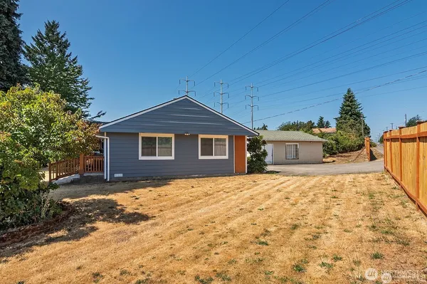 $561,950 | 7660 South 126th Street, Seattle, WA 98178