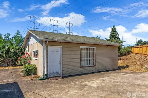 $561,950 | 7660 South 126th Street, Seattle, WA 98178