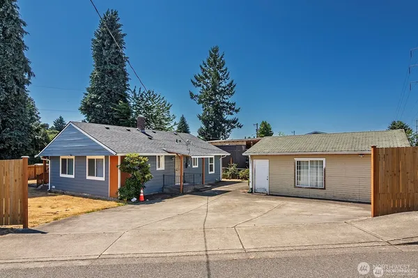 $561,950 | 7660 South 126th Street, Seattle, WA 98178