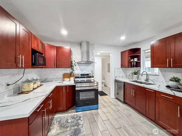 $561,950 | 7660 South 126th Street, Seattle, WA 98178