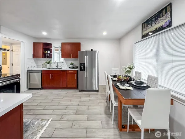 $561,950 | 7660 South 126th Street, Seattle, WA 98178