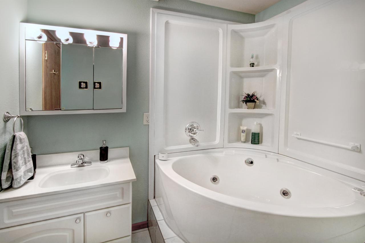 525 Bond Street Eagle River, WI 54521 - Photo 14 of 16 Gallery Image 14