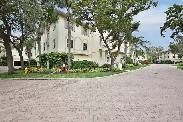$10,500 | 837 Sailaway Lane, Unit 202, Naples, FL 34108