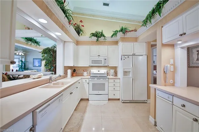 $10,500 | 837 Sailaway Lane, Unit 202, Naples, FL 34108