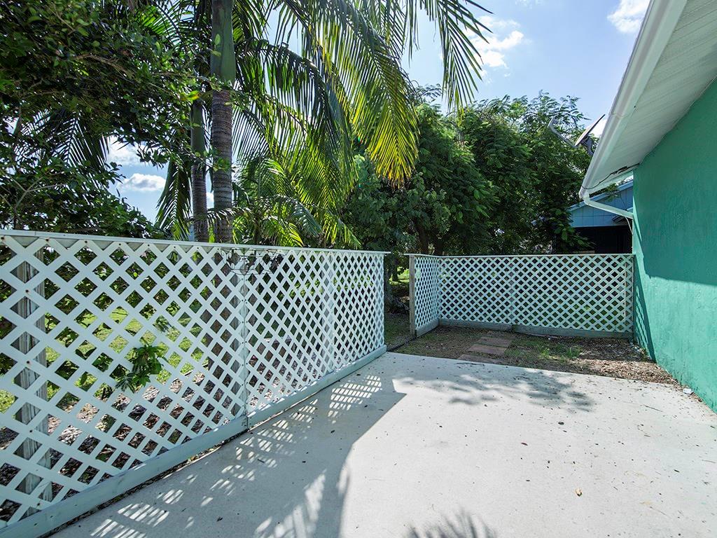 4928 Southeast Salvatori Road Stuart, FL 34997 - Photo 5 of 21 Gallery Image 5