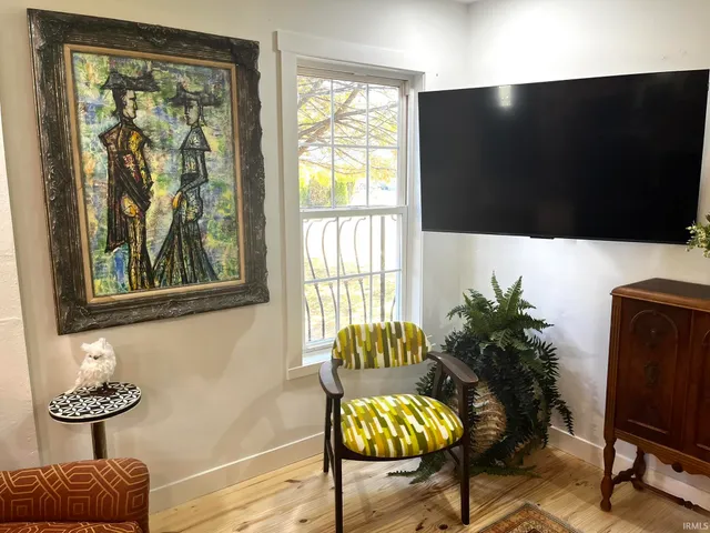 $1,800 | 624 Monroe Street, Newburgh, IN 47630