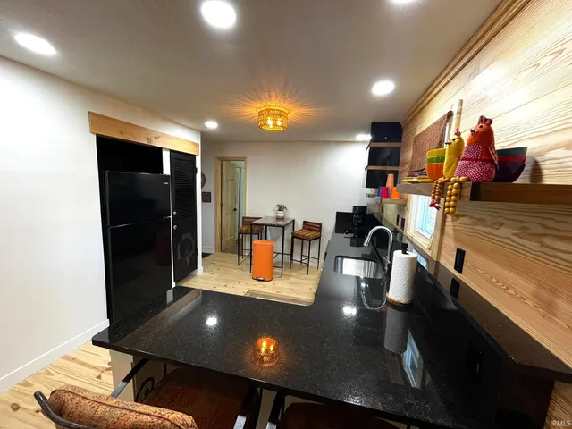 $1,800 | 624 Monroe Street, Newburgh, IN 47630