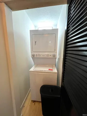 $1,800 | 624 Monroe Street, Newburgh, IN 47630