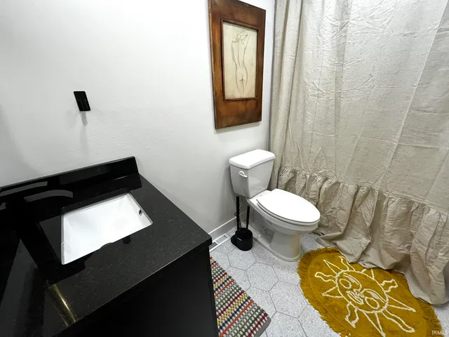 $1,800 | 624 Monroe Street, Newburgh, IN 47630