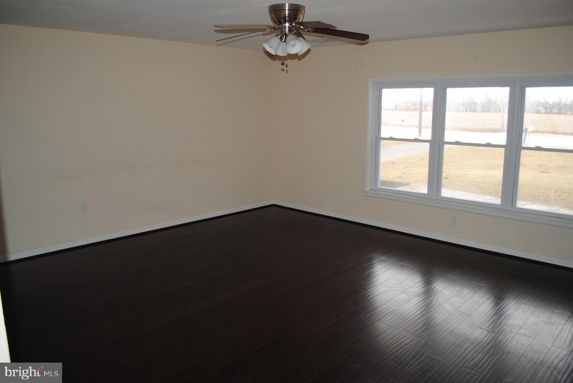 520 Edgegrove Road Hanover, PA 17331 - Photo 2 of 28 Living Room