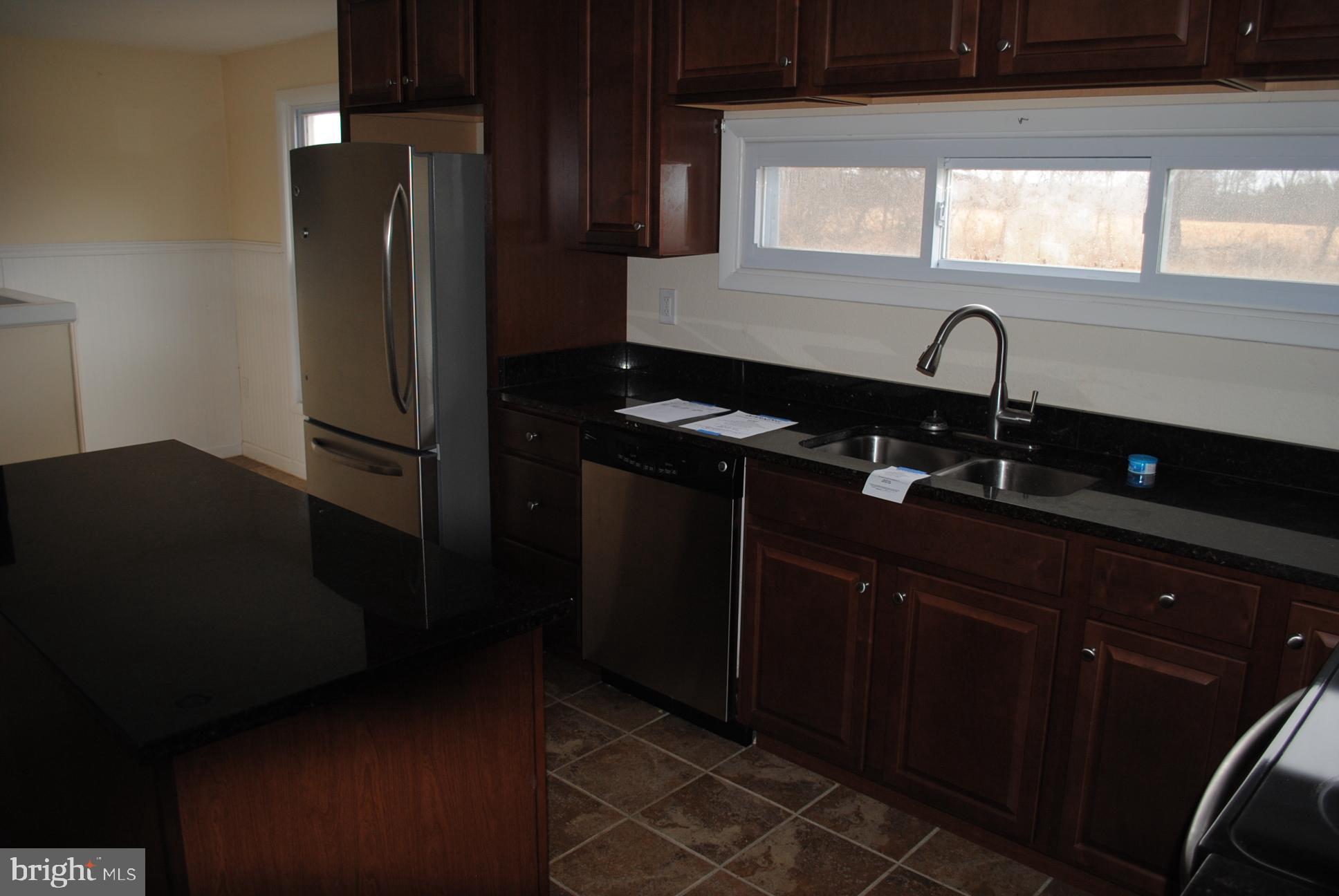 520 Edgegrove Road Hanover, PA 17331 - Photo 4 of 28 Kitchen