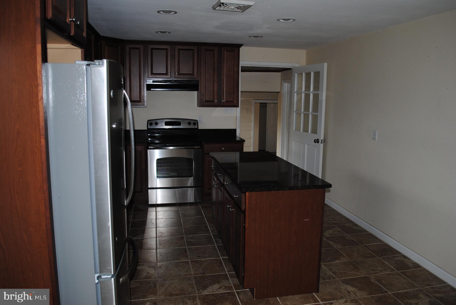 520 Edgegrove Road Hanover, PA 17331 - Photo 5 of 28 Kitchen