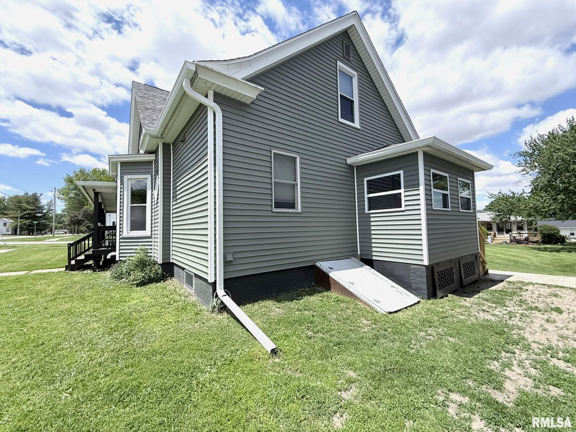 109 East West Street Oneida, IL 61467 - Photo 4 of 69