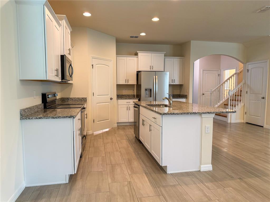 16128 Mangrove Road Winter Garden, FL 34787 - Photo 5 of 27