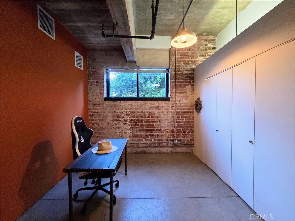 835 Locust Avenue, Unit 318 Long Beach, CA 90813 - Photo 12 of 31