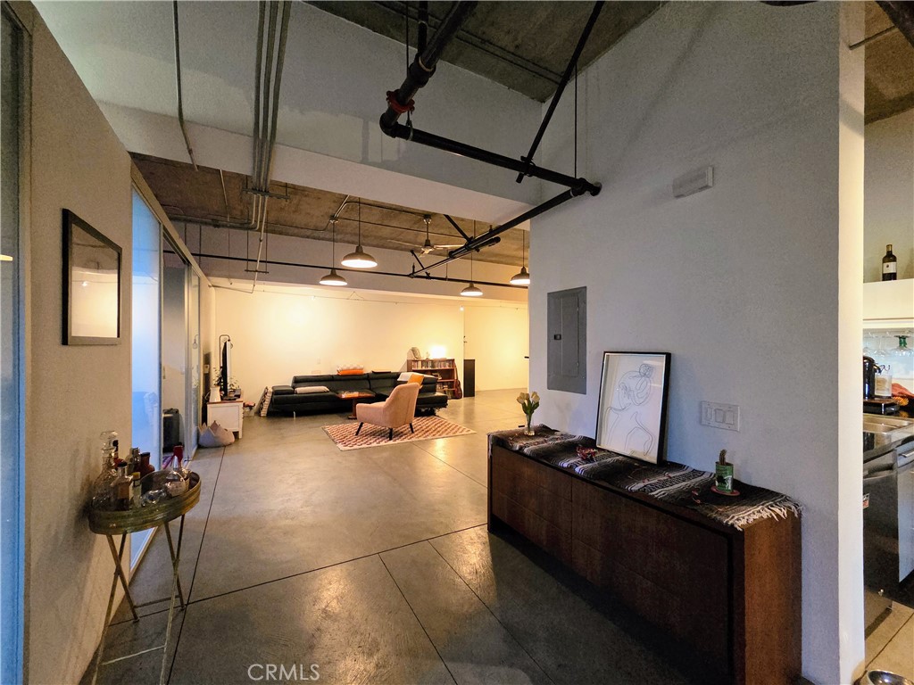 835 Locust Avenue, Unit 318 Long Beach, CA 90813 - Photo 13 of 31