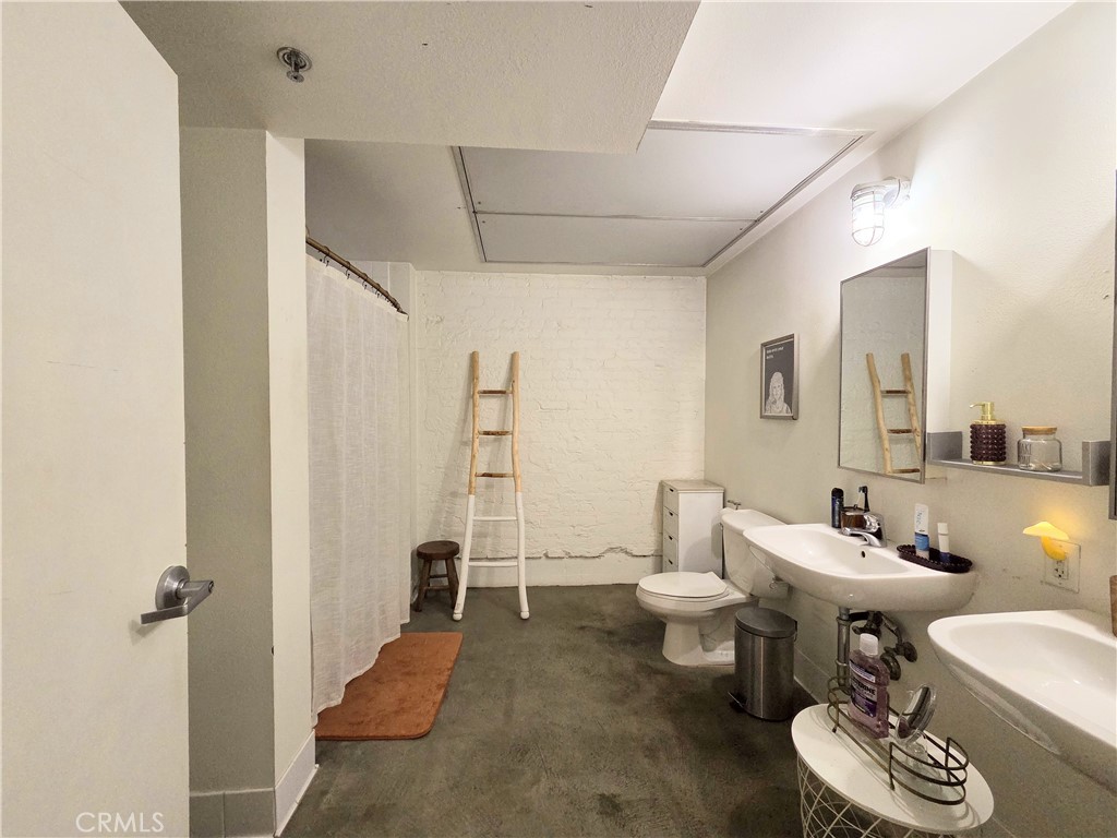 835 Locust Avenue, Unit 318 Long Beach, CA 90813 - Photo 17 of 31