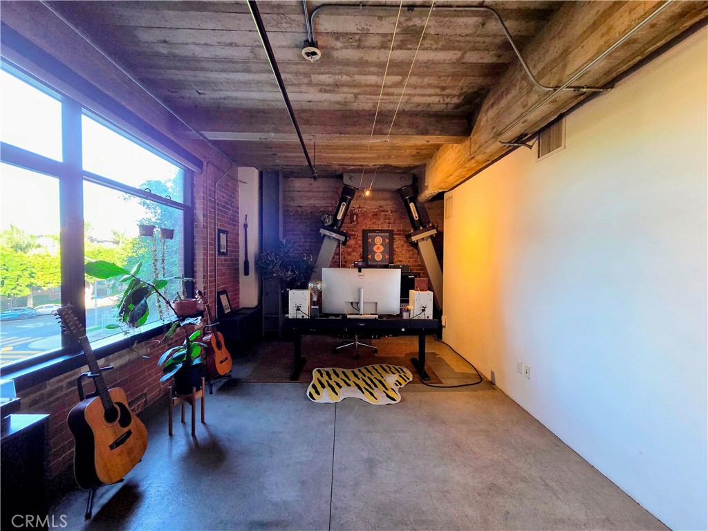 835 Locust Avenue, Unit 318 Long Beach, CA 90813 - Photo 19 of 31