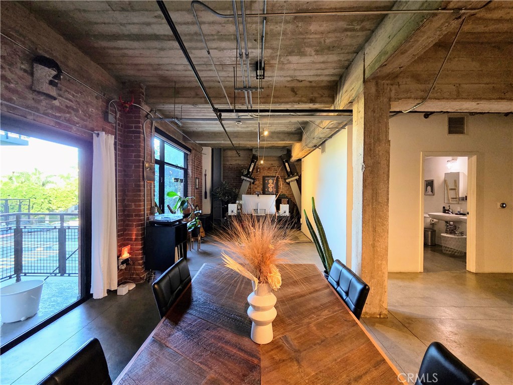 835 Locust Avenue, Unit 318 Long Beach, CA 90813 - Photo 21 of 31