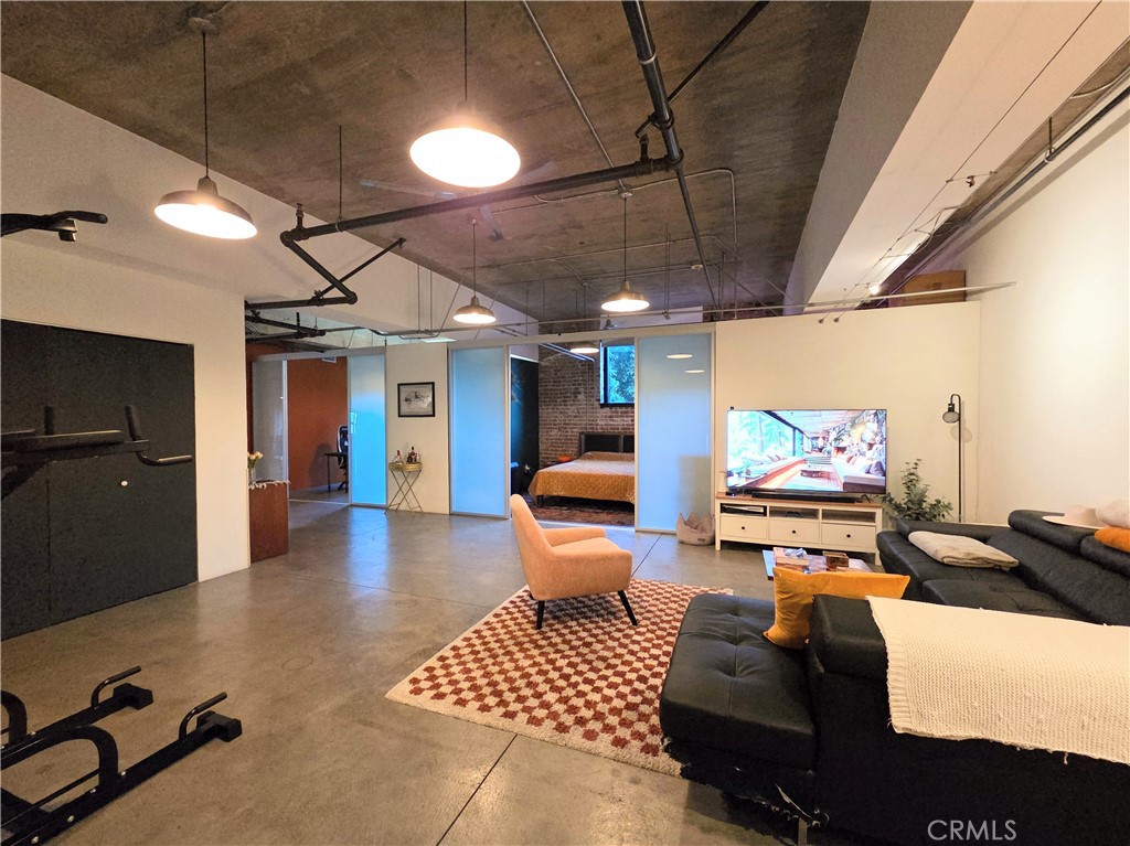 835 Locust Avenue, Unit 318 Long Beach, CA 90813 - Photo 7 of 31