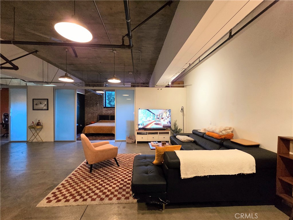 835 Locust Avenue, Unit 318 Long Beach, CA 90813 - Photo 8 of 31