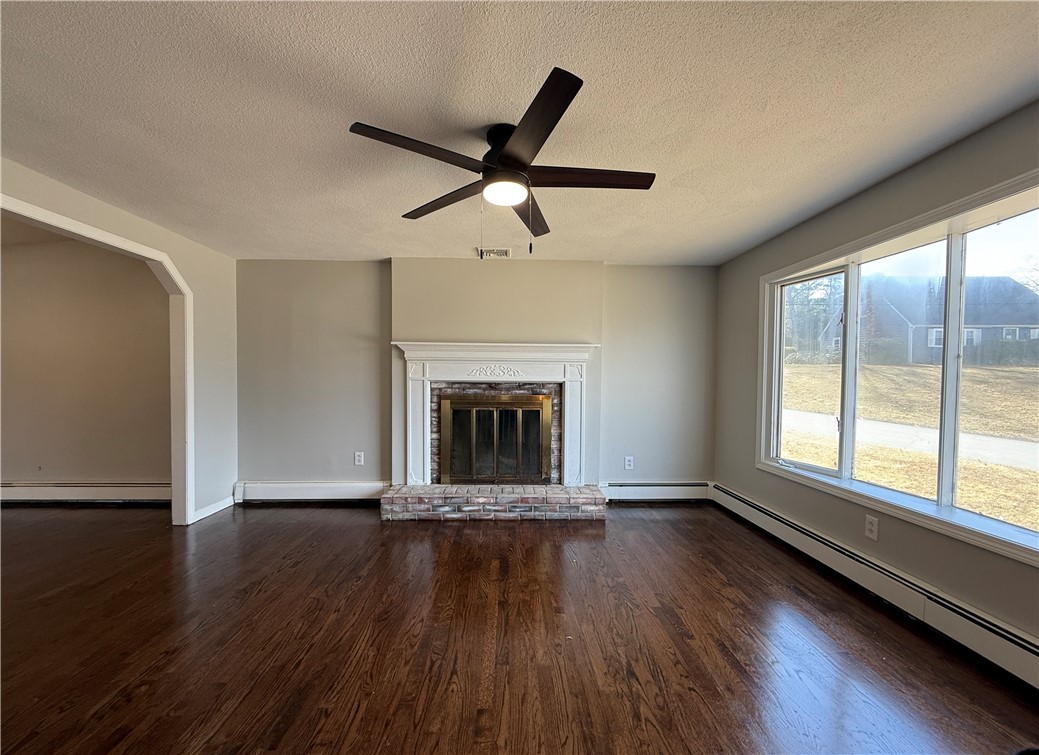 29 Harkness Road North Smithfield, RI 02896 - Photo 8 of 21