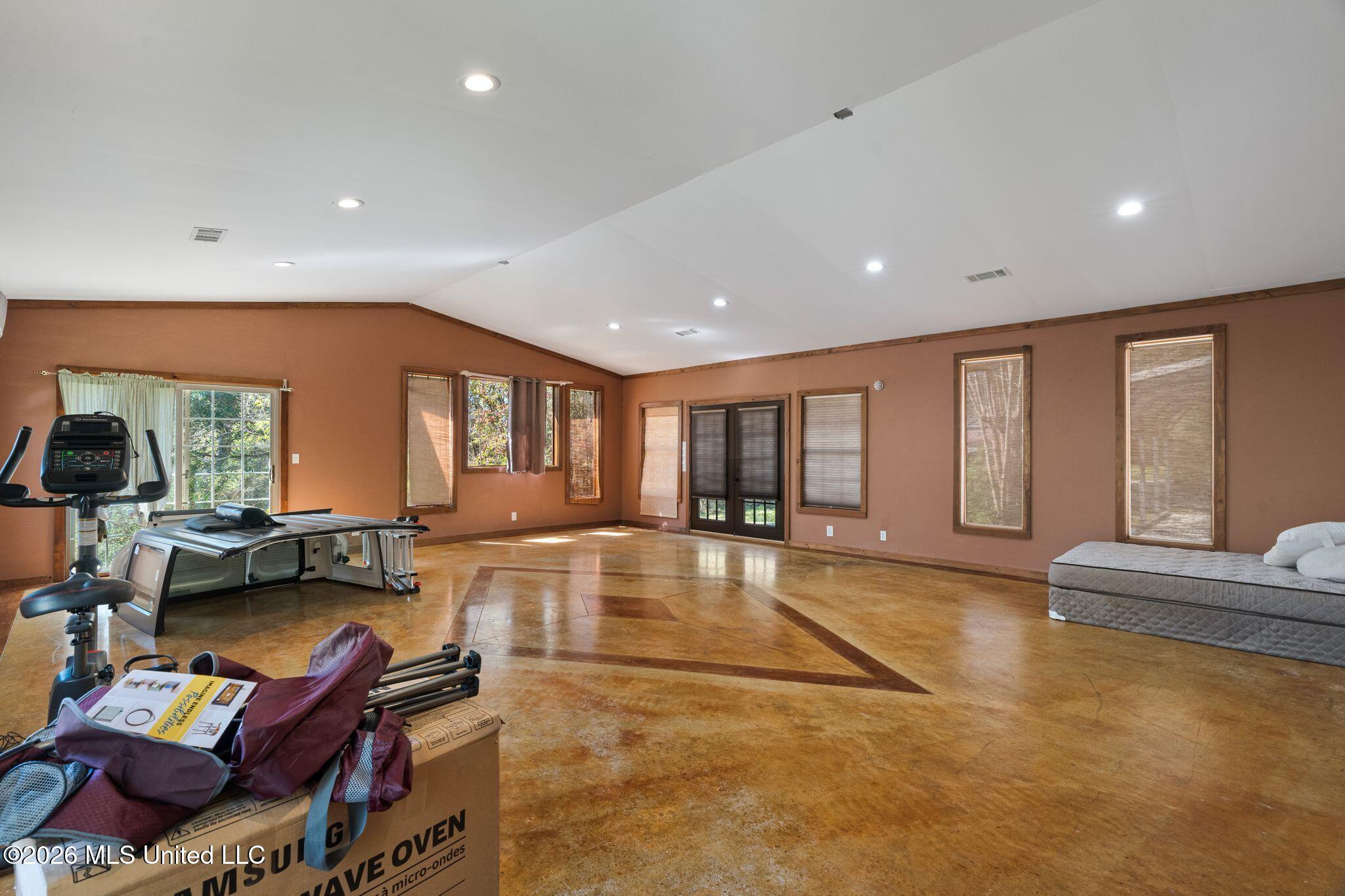 78 Tim Holifield Road Laurel, MS 39443 - Photo 15 of 33 78_Tim_Holifield_Rd-15