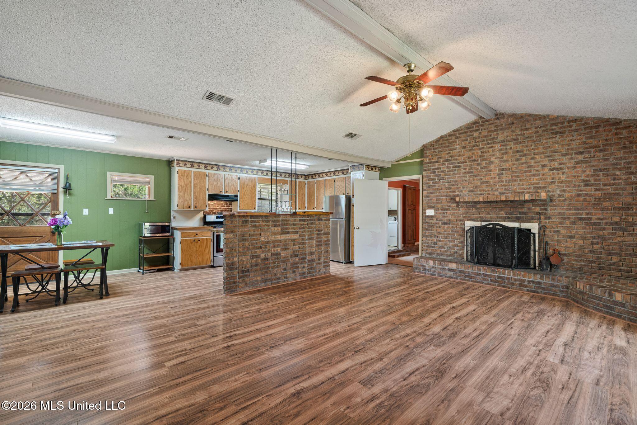 78 Tim Holifield Road Laurel, MS 39443 - Photo 5 of 33 78_Tim_Holifield_Rd-5