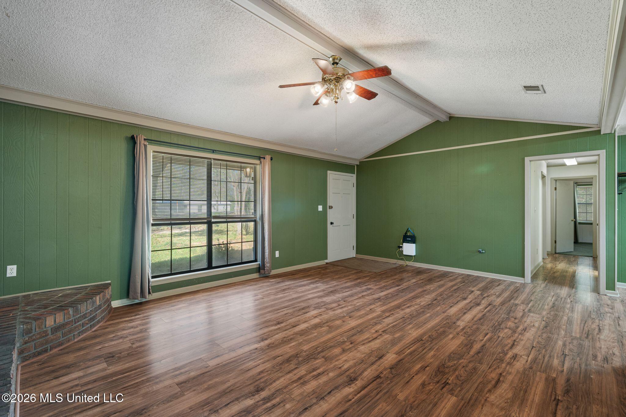 78 Tim Holifield Road Laurel, MS 39443 - Photo 7 of 33 78_Tim_Holifield_Rd-7