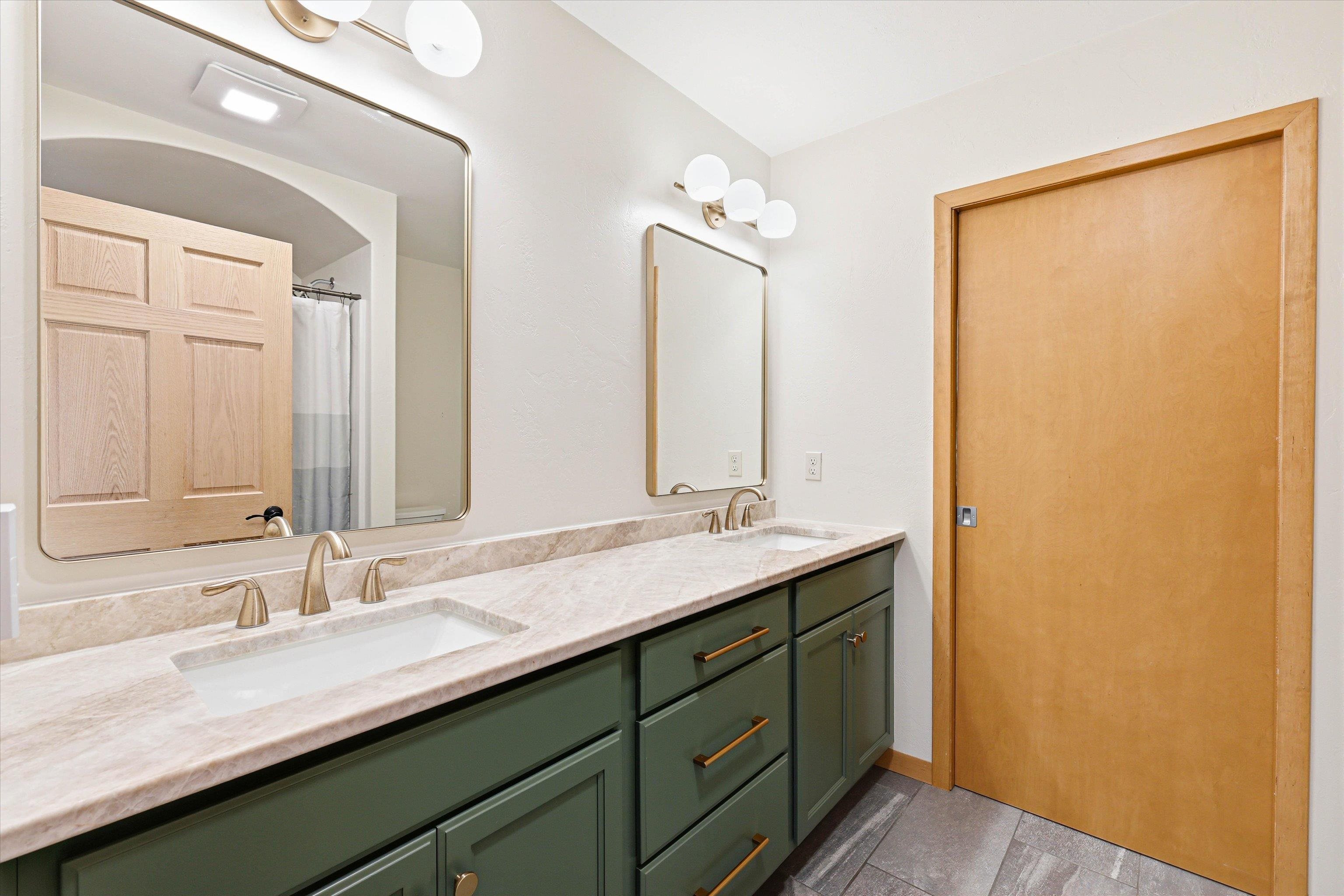 N9433 Evan Street Appleton, WI 54915 - Photo 10 of 24