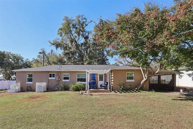 $300,000 | 1111 North Palmetto Circle, Eustis, FL 32726