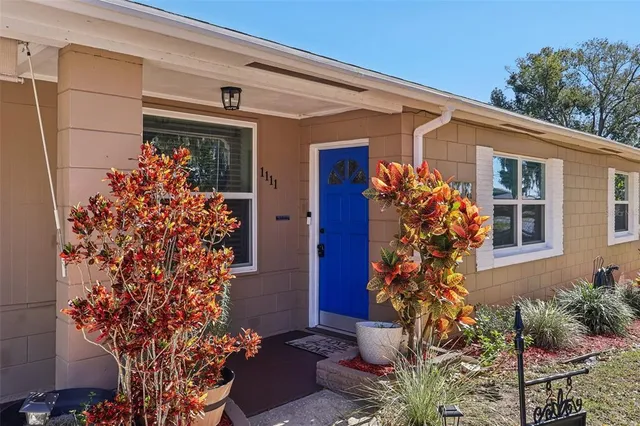 $300,000 | 1111 North Palmetto Circle, Eustis, FL 32726