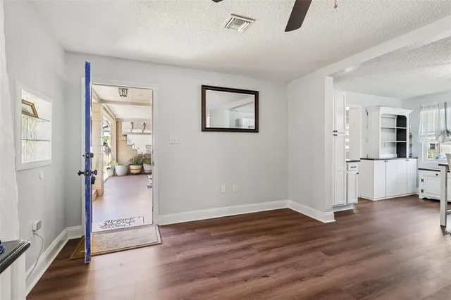 $300,000 | 1111 North Palmetto Circle, Eustis, FL 32726