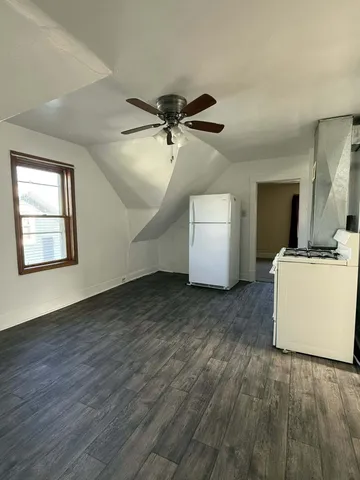 $1,000 | 4420 17th Avenue, Unit UPPR, Kenosha, WI 53140