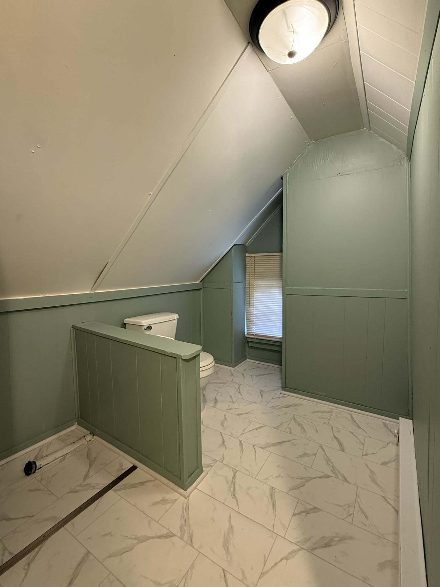 4420 17th Avenue, Unit UPPR Kenosha, WI 53140 - Photo 8 of 9 Bath