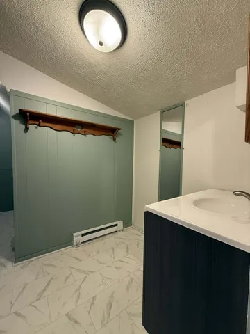 $1,000 | 4420 17th Avenue, Unit UPPR, Kenosha, WI 53140