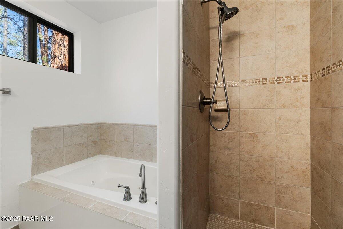 1705 Valley Ranch Circle Prescott, AZ 86303 - Photo 14 of 24 Bathroom 2 - 1705 Valley Ranch Cir