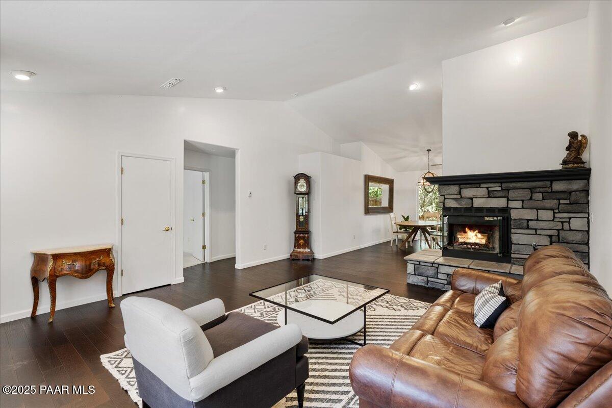 1705 Valley Ranch Circle Prescott, AZ 86303 - Photo 4 of 24 Living Room - 1705 Valley Ranch Cir