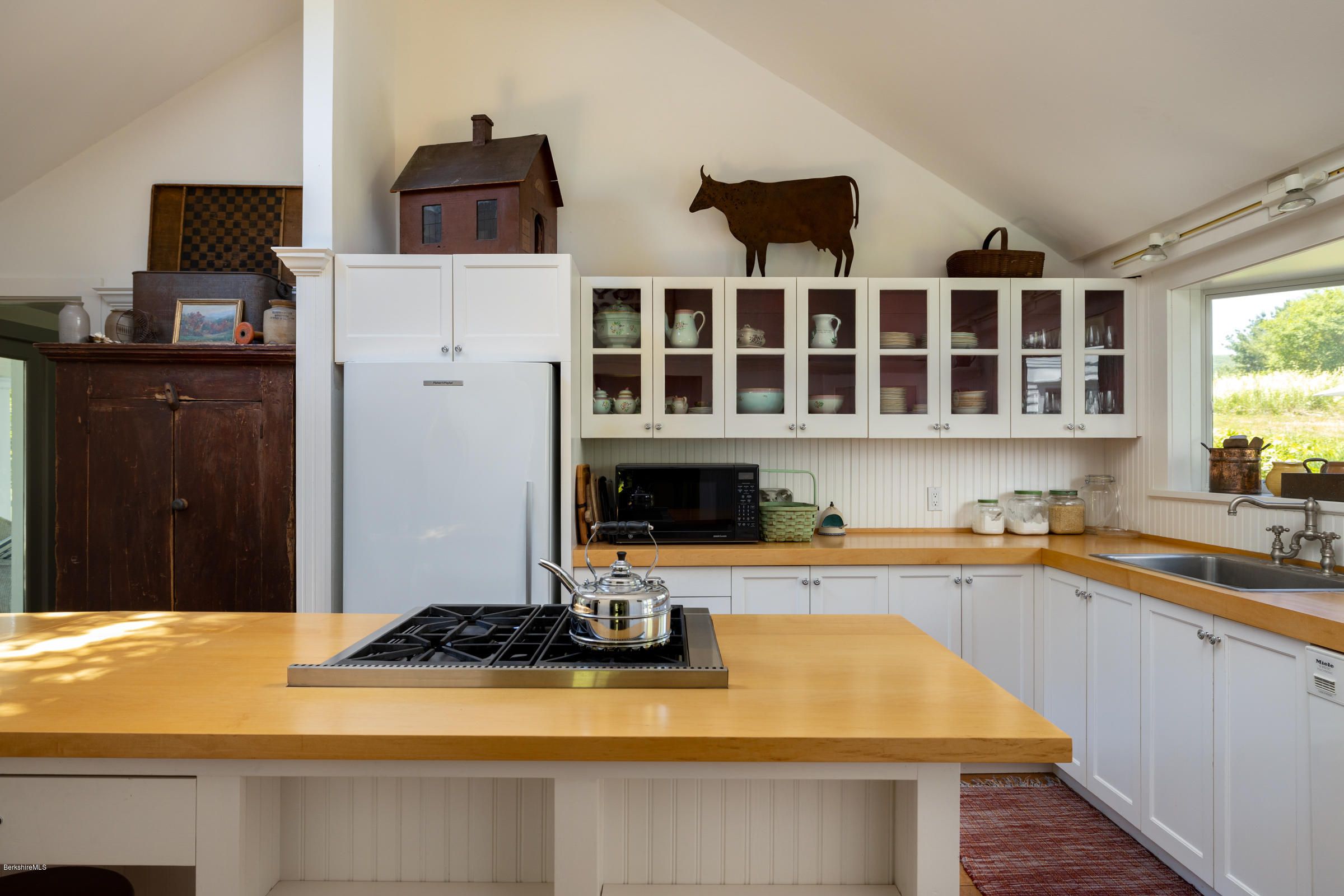 174 West Center Road West Stockbridge, MA 01266 - Photo 10 of 35 9 K 174-West-Center-Rd-137